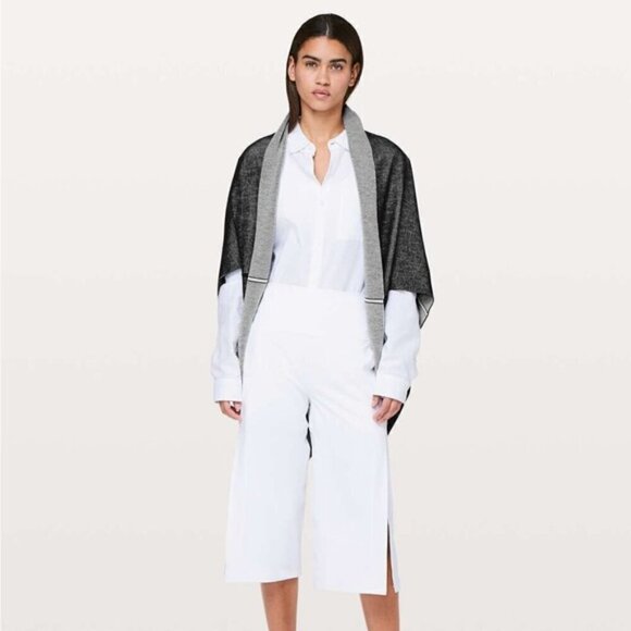 Lululemon Exaltation Wrap Black / Silver Ice One Size - Picture 2 of 8